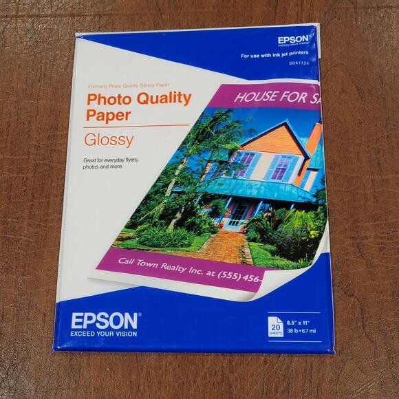 Epson 8.5 x 11" Glossy Photo Paper (S041124) Open package - Picture 1 of 9